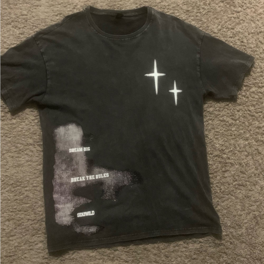 black graphic tee